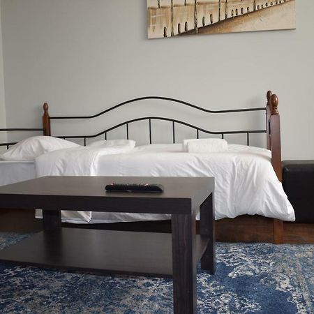 Athenian Modern Apartment Mavili Square Екстериор снимка