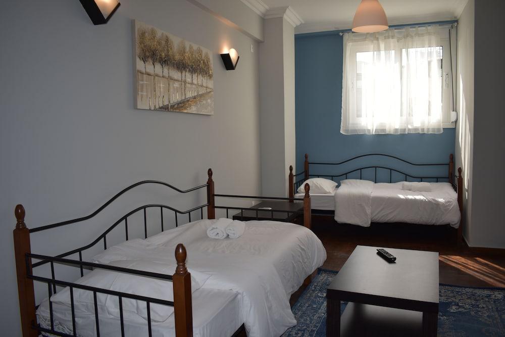 Athenian Modern Apartment Mavili Square Екстериор снимка