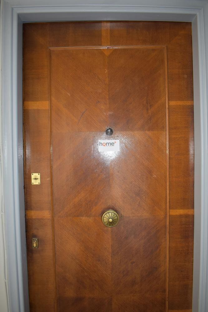 Athenian Modern Apartment Mavili Square Екстериор снимка